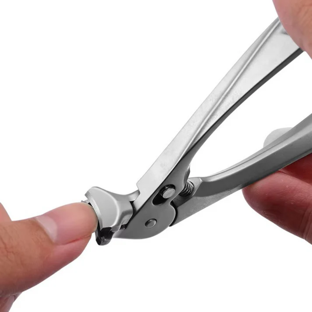 ErgoKlipp™ – Ergonomisk böjd nagelsax för tjocka naglar, inväxta naglar och enkel klippning